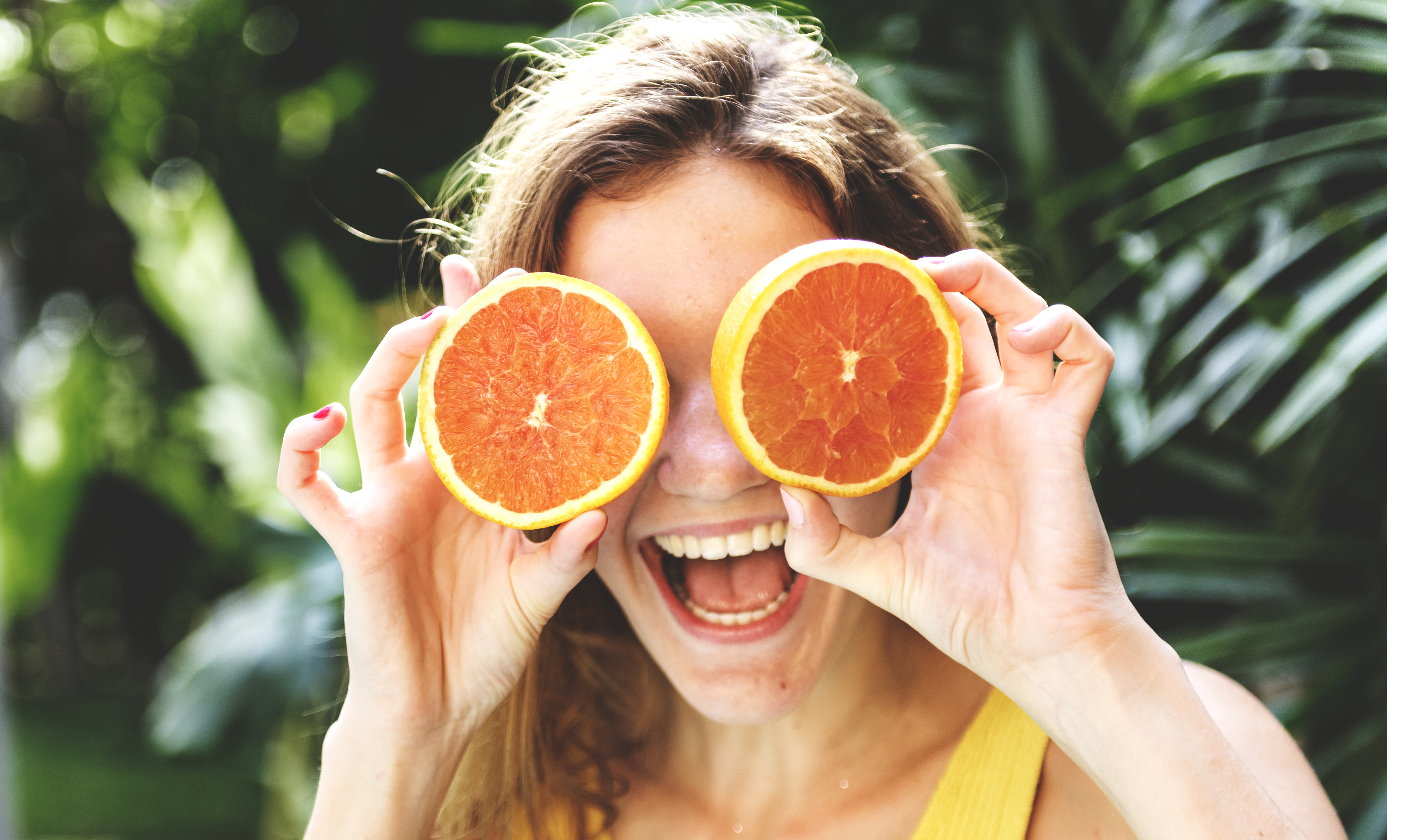 She likes oranges. Апельсины с эмоциями. Апельсины на счастье. Девушка с цитрусами. Апельсинку на здоровье.